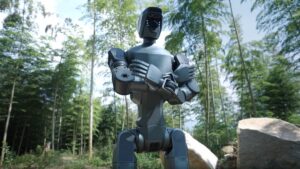 Deep Robotics stellt humanoiden Roboter DR02 vor, der stabil im Freien bewegt werden kann