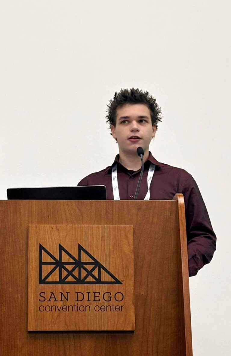 Der Weg eines 18-Jährigen zu NeurIPS: Stefan Kuyumjievs Inspirierende Reise