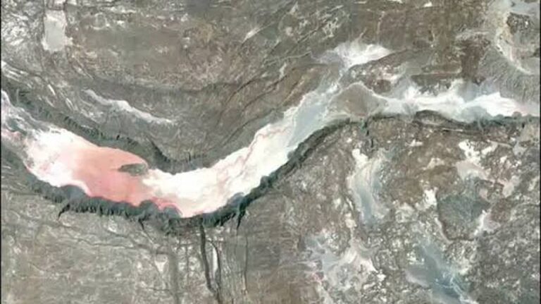 Geologische Transformationen in Afrika: Die Teilung der Kontinentalplatte