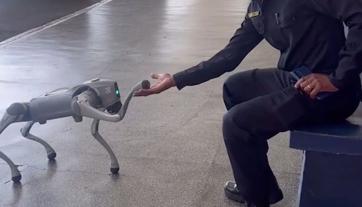 Neue Technologien in der Gemeindepolizei von Americana: Der Roboterhund