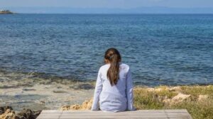 Warum es schwieriger wird, nach einer Phase der Stille wieder zu sprechen: Einblick in die Funktionalität des präfrontalen Kortex