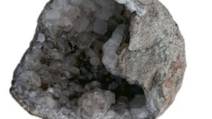 Die Entdeckung eines fossilen Dinosaurier-Eis voller Kristalle