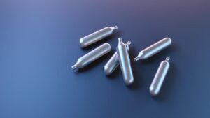 Die Gefahren und der Missbrauch von Lachgas in der Gastronomie