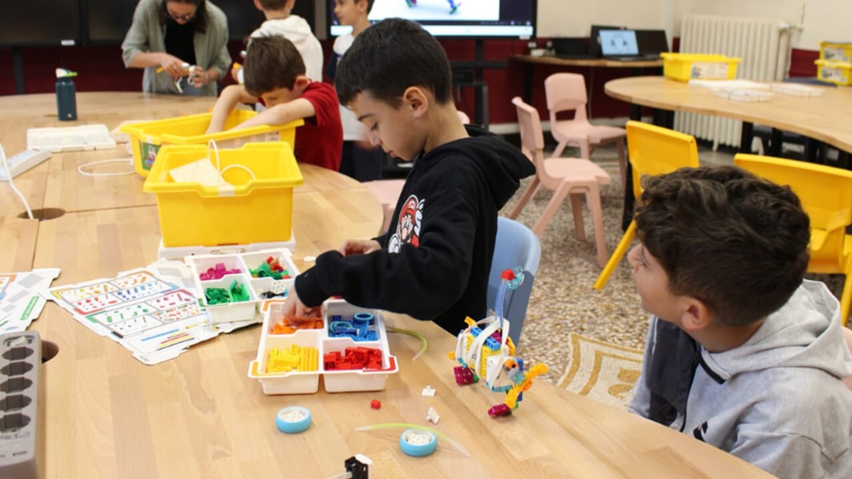 Eröffnung der neuen Robotikschule in Udine