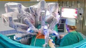 Erstmalige Anwendung eines OP-Roboters in Österreich