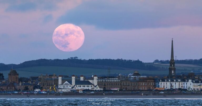 Fotografen aus South Ayrshire erfassen den Wolfsmond