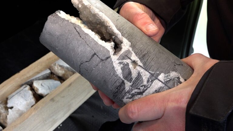 Geothermische Erkundungen in Köln-Dellbrück: Bohrungen auf der Suche nach heißem Wasser