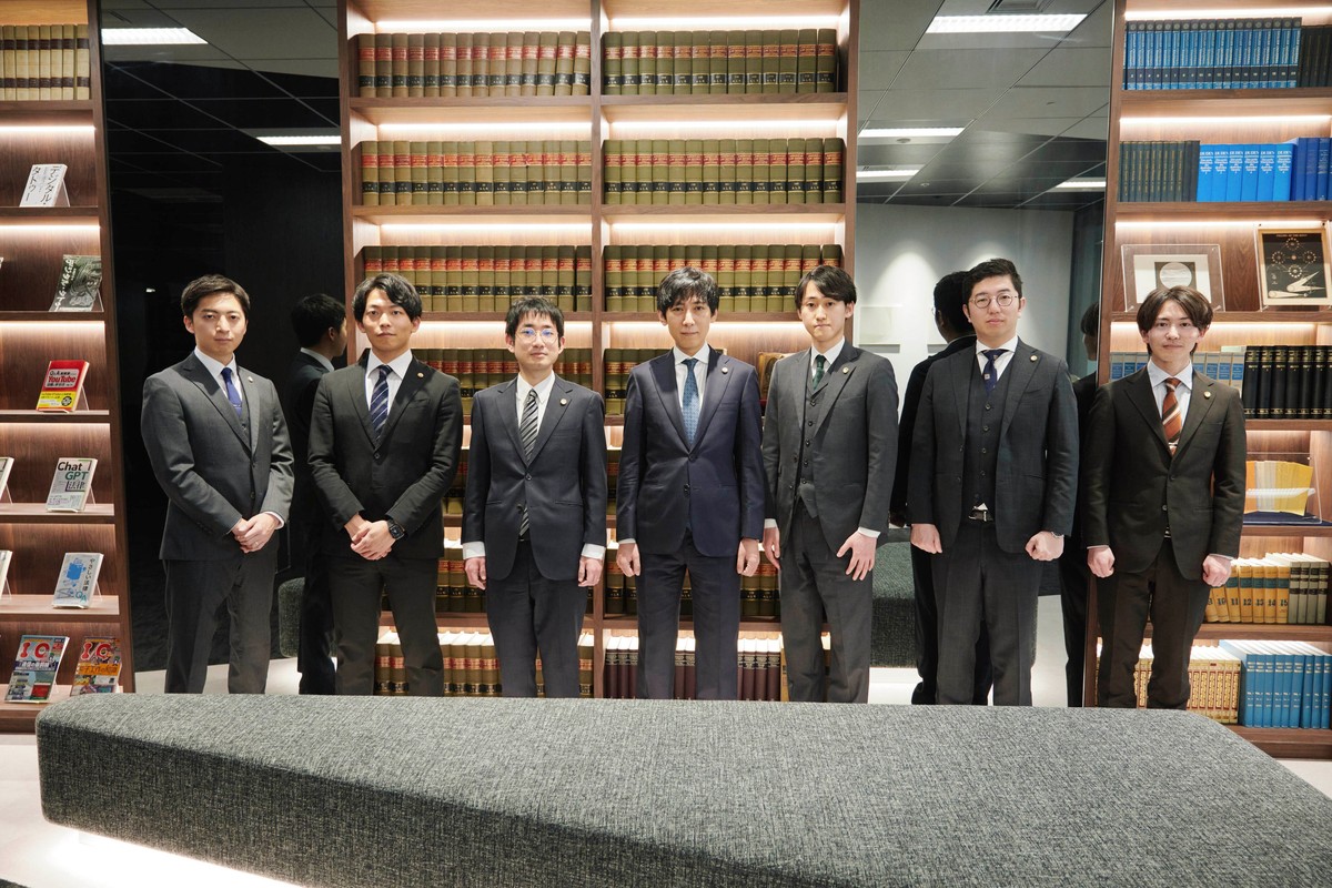 Stärkung des AI-Rechtsteams der Monolith Rechtsanwaltskanzlei zur Entwicklung interner Richtlinien für Unternehmen