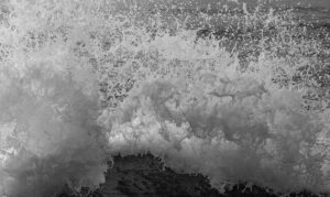 Tonnen von Meerwasser strömen in die USA: Entsalsungstechnologien und ihre Auswirkungen